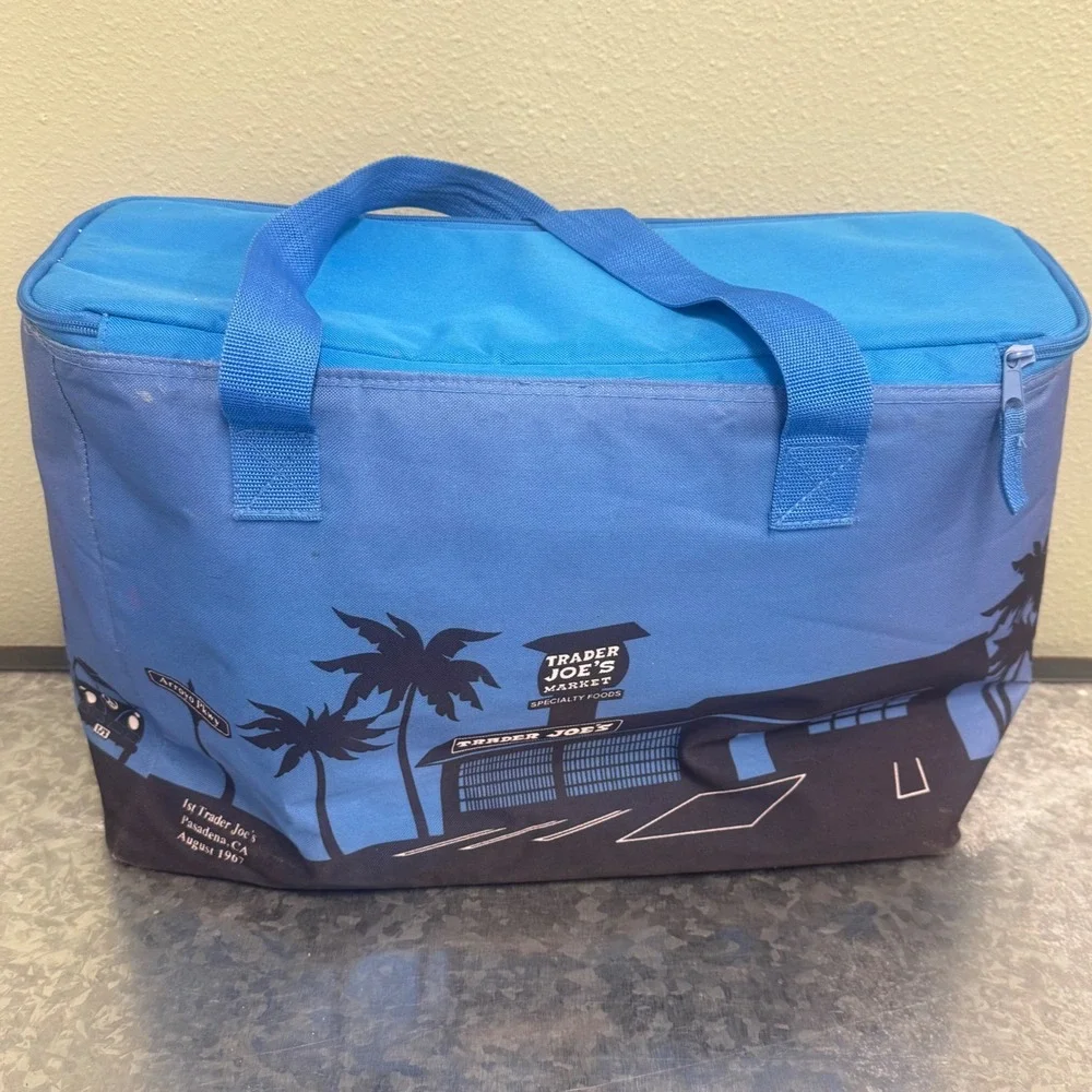 Trader‎ Joe's Insulated Tote Bag Unisex Large Blue Excellent Pasadena California